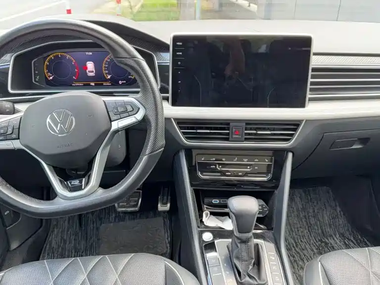 Volkswagen Tiguan L — миниатюра 4