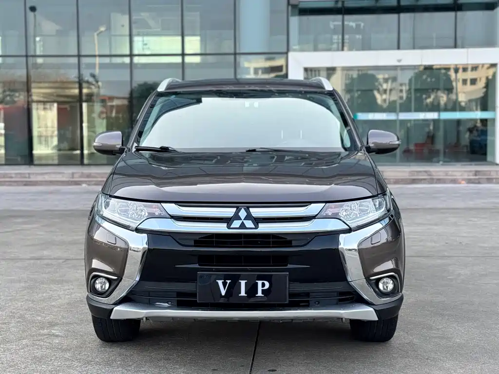 MITSUBISHI OUTLANDER