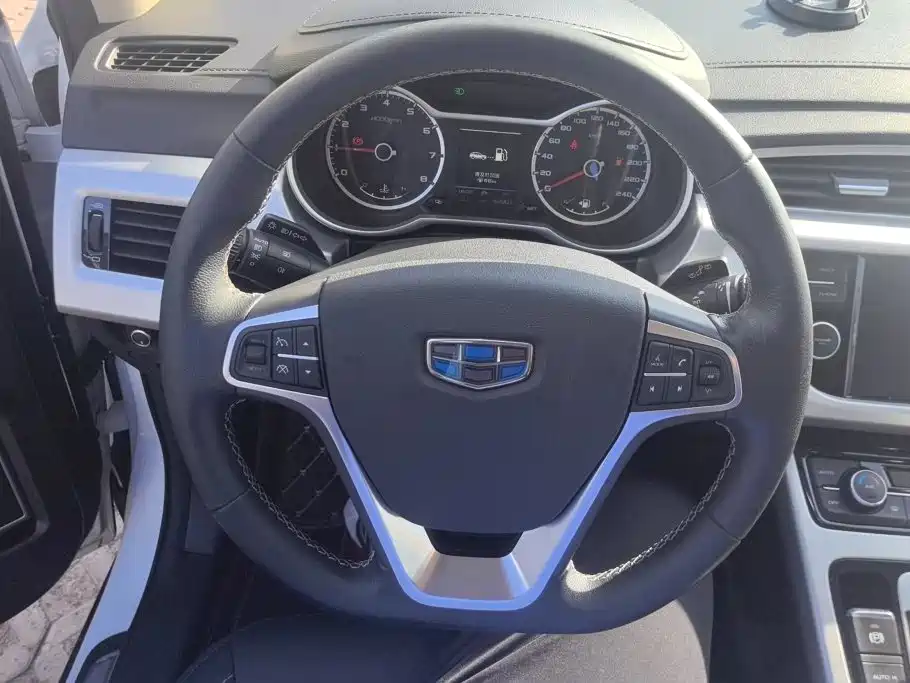 Geely Boyue — миниатюра 15