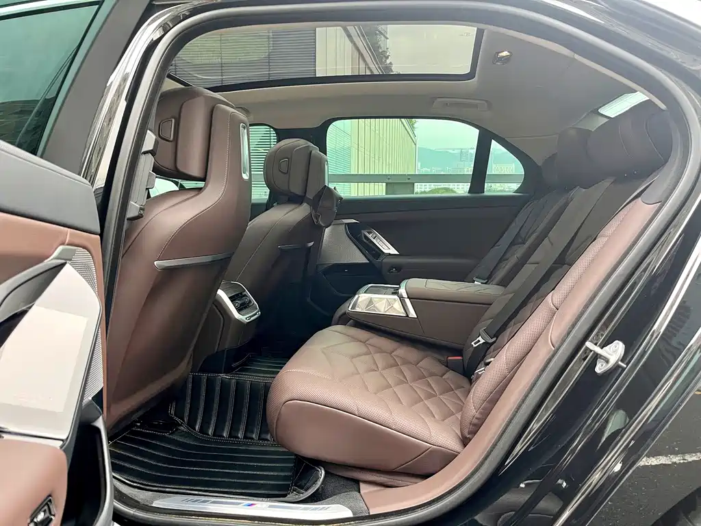 BMW 7 Series 7 2023 735Li M Sport