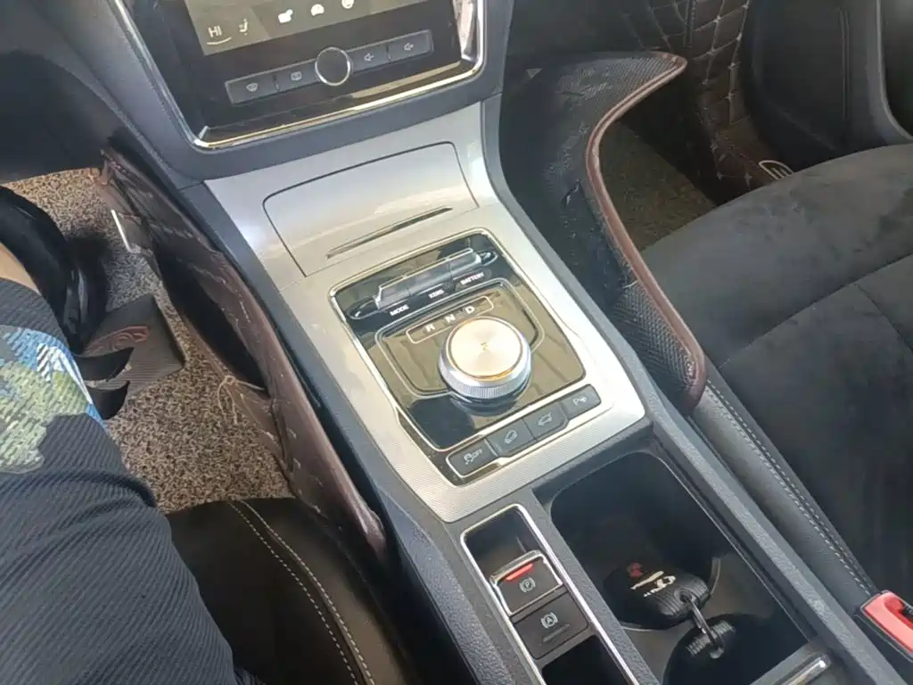 Roewe RX5 New Energy — миниатюра 14