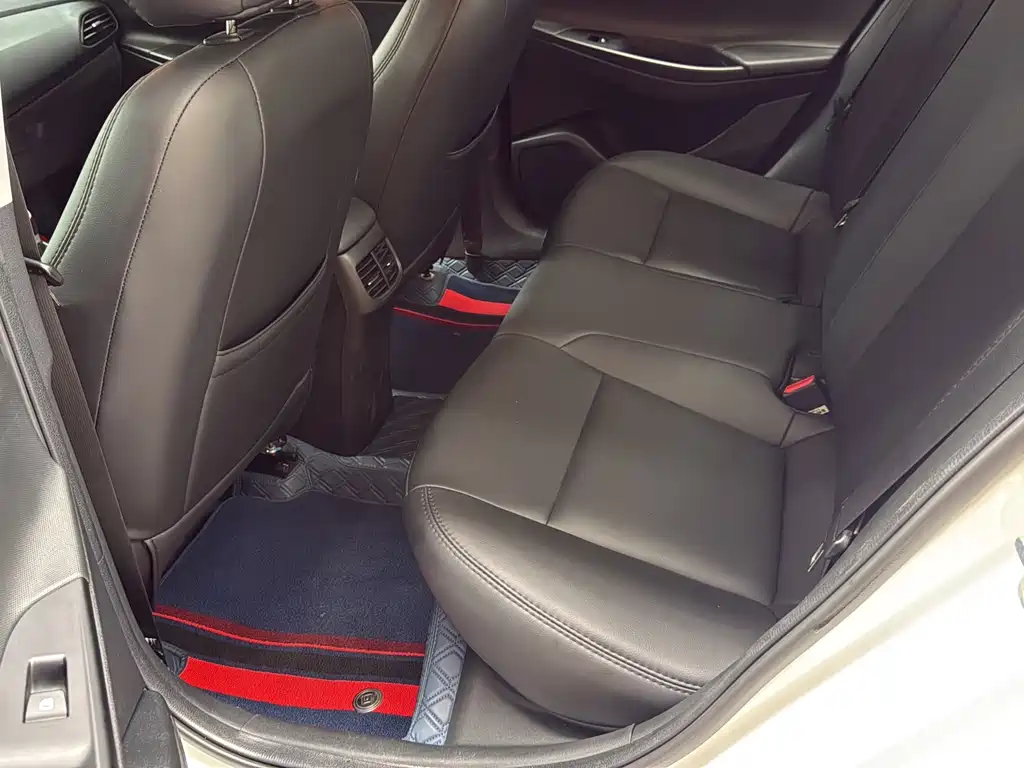 Hyundai Elantra 1.6L Auto GL Pleasing Edition, фото 4