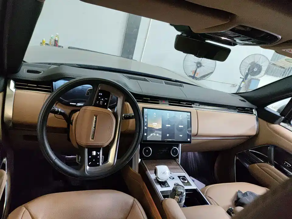 Land Rover Range Rover — миниатюра 6