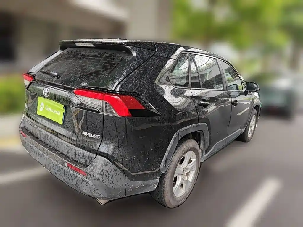 Toyota RAV4 — миниатюра 6
