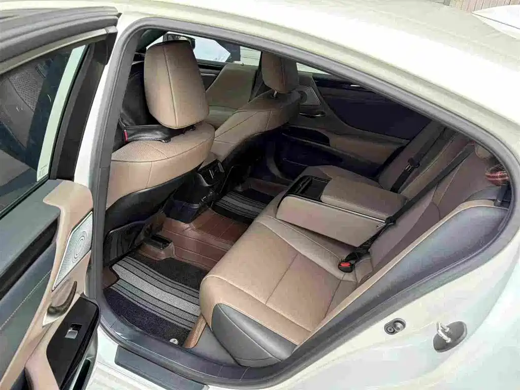 Lexus ES — миниатюра 4