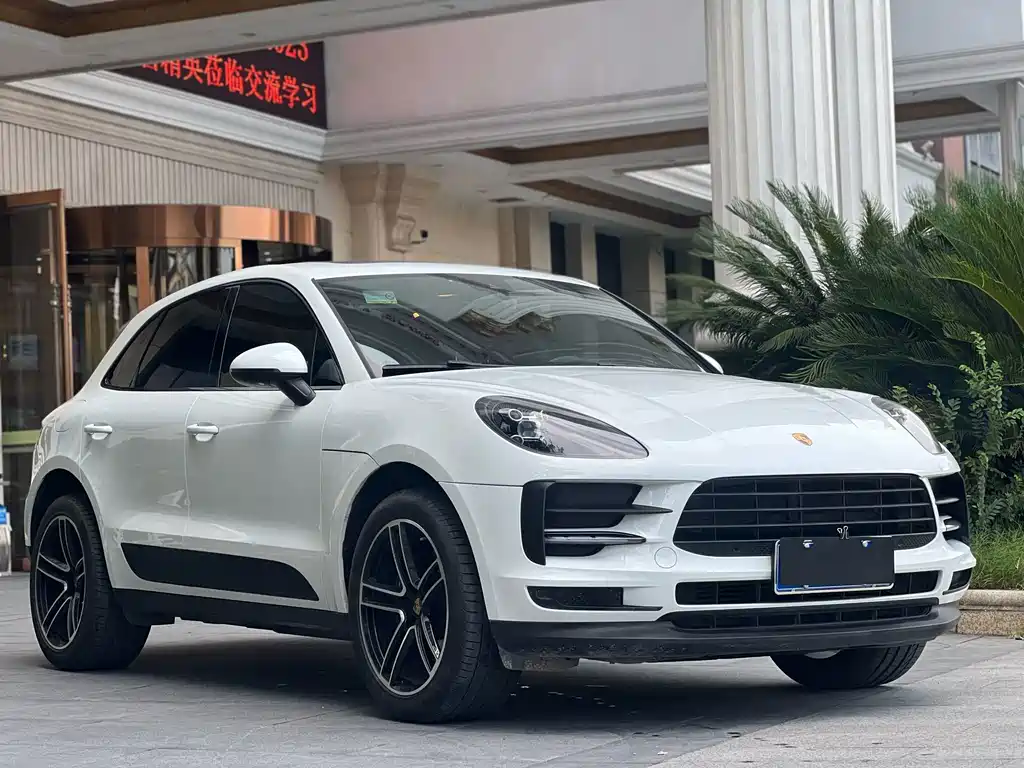 Porsche Macan — миниатюра 3