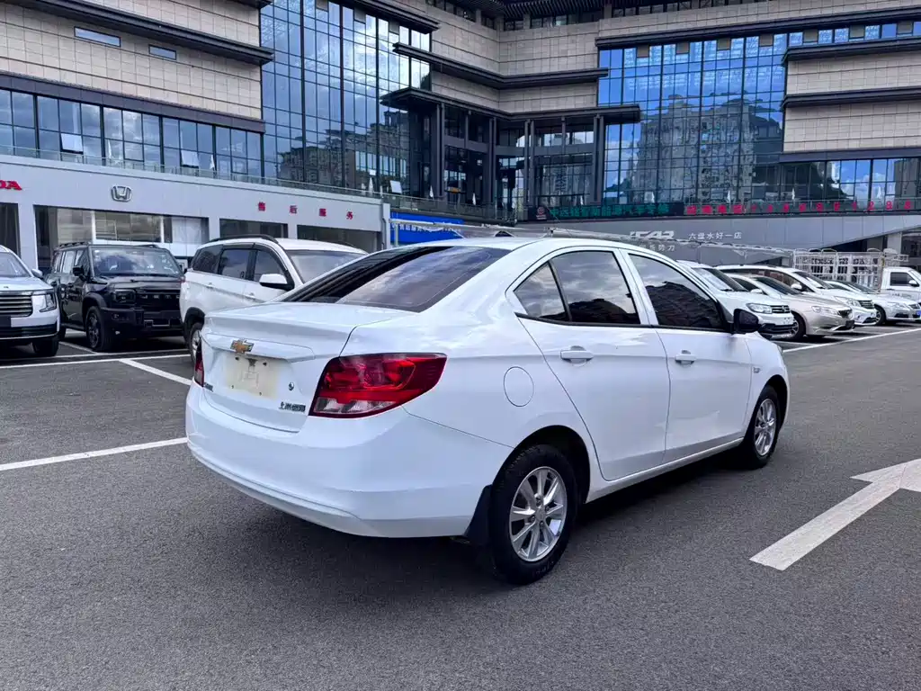 Chevrolet Sail — миниатюра 9