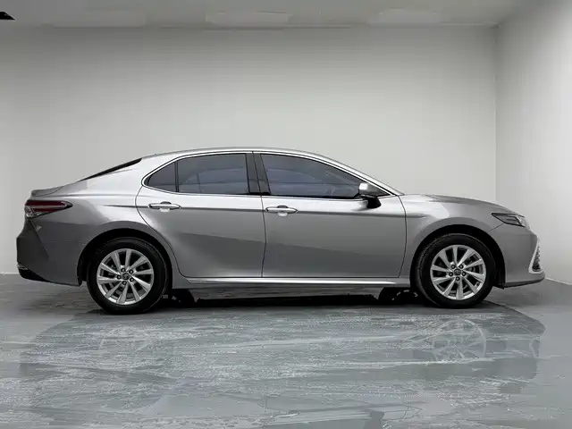 Toyota Camry — миниатюра 7