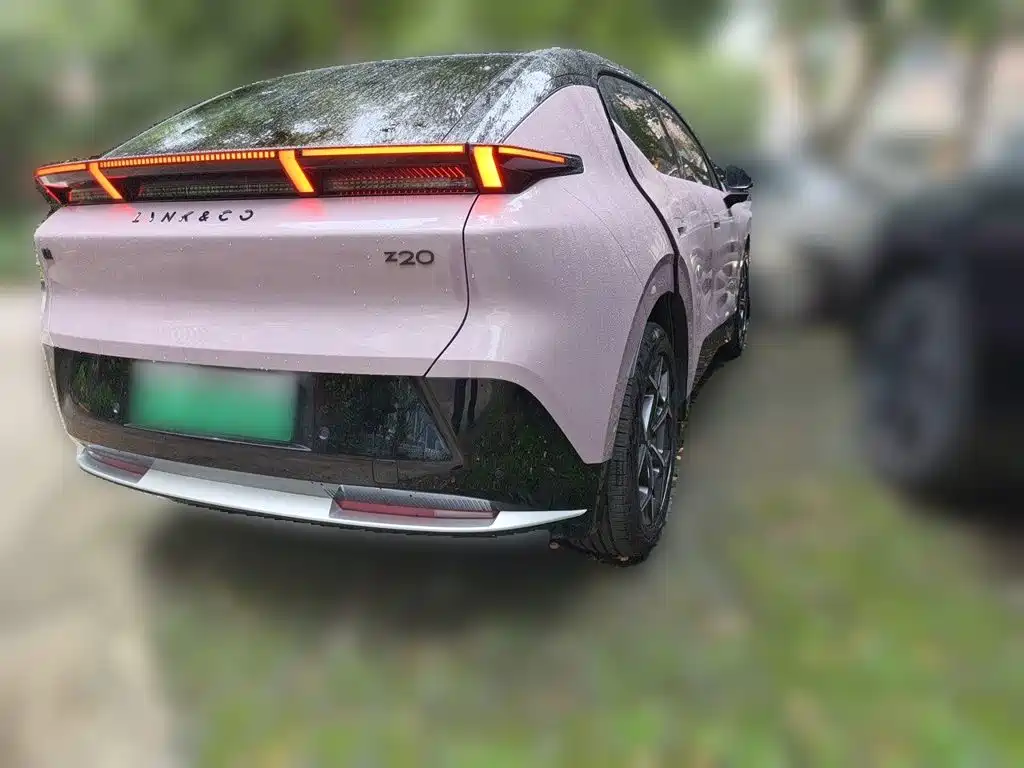 Lynk & Co 20 — миниатюра 4