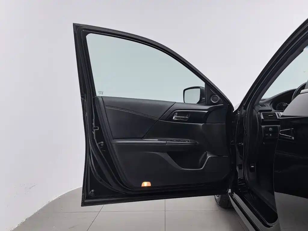 Honda Accord — миниатюра 8