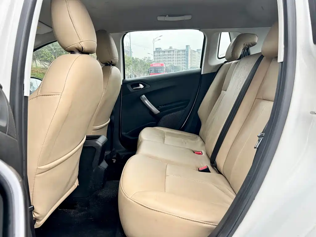 Peugeot 2008 — миниатюра 9