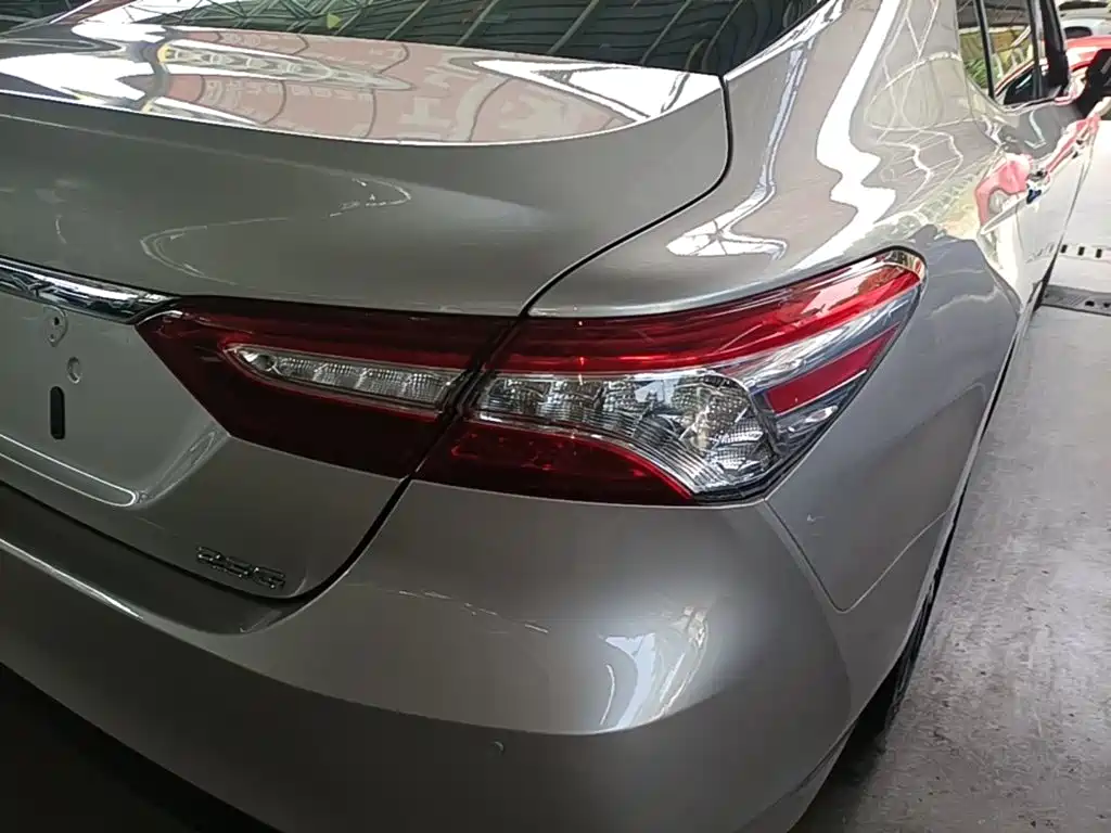 Toyota Camry — миниатюра 8