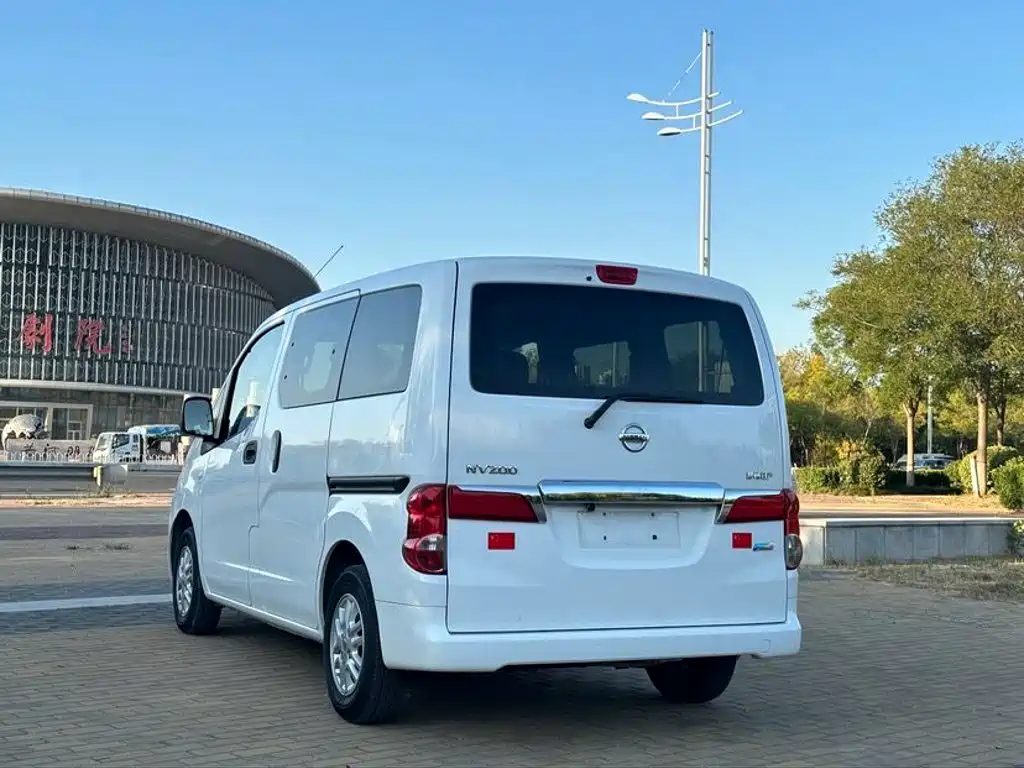 Nissan NV200 — миниатюра 6