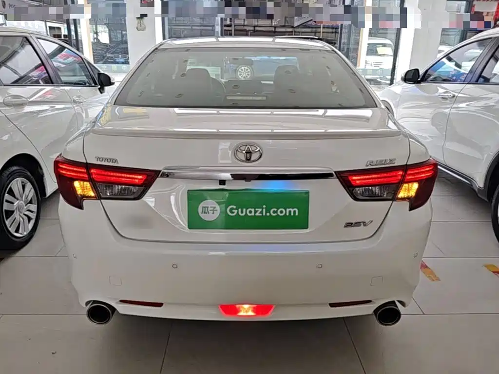 Toyota Reiz — миниатюра 6