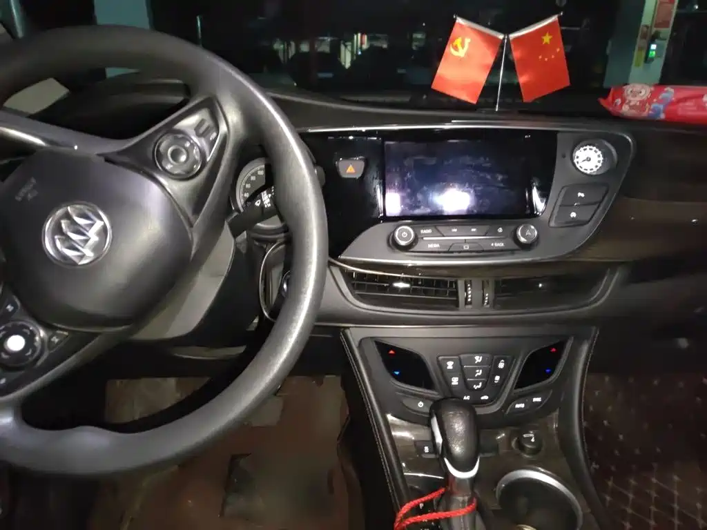 Buick Envision Plus — миниатюра 5