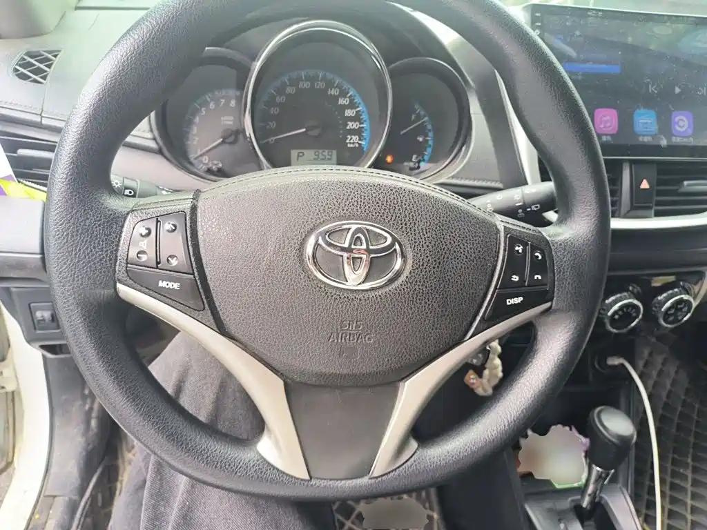 Toyota Yaris L — миниатюра 11