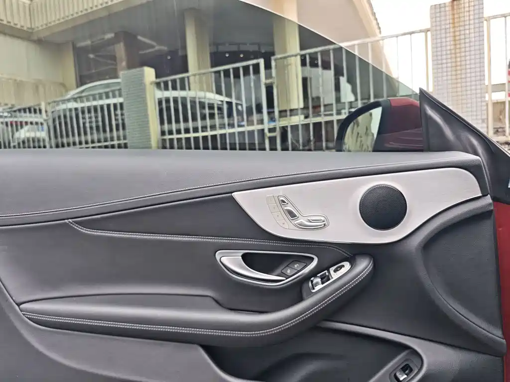 Mercedes-Benz C-Class (Import) — миниатюра 11