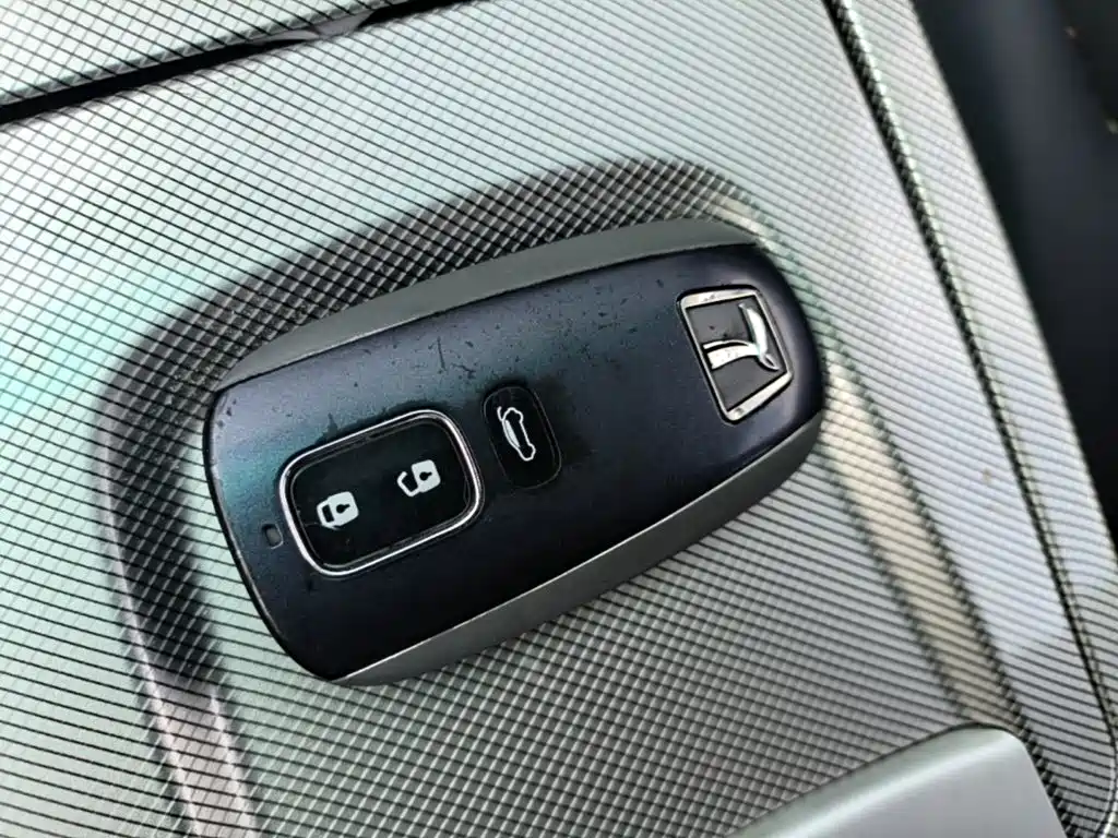 Luxgen U6 — миниатюра 9