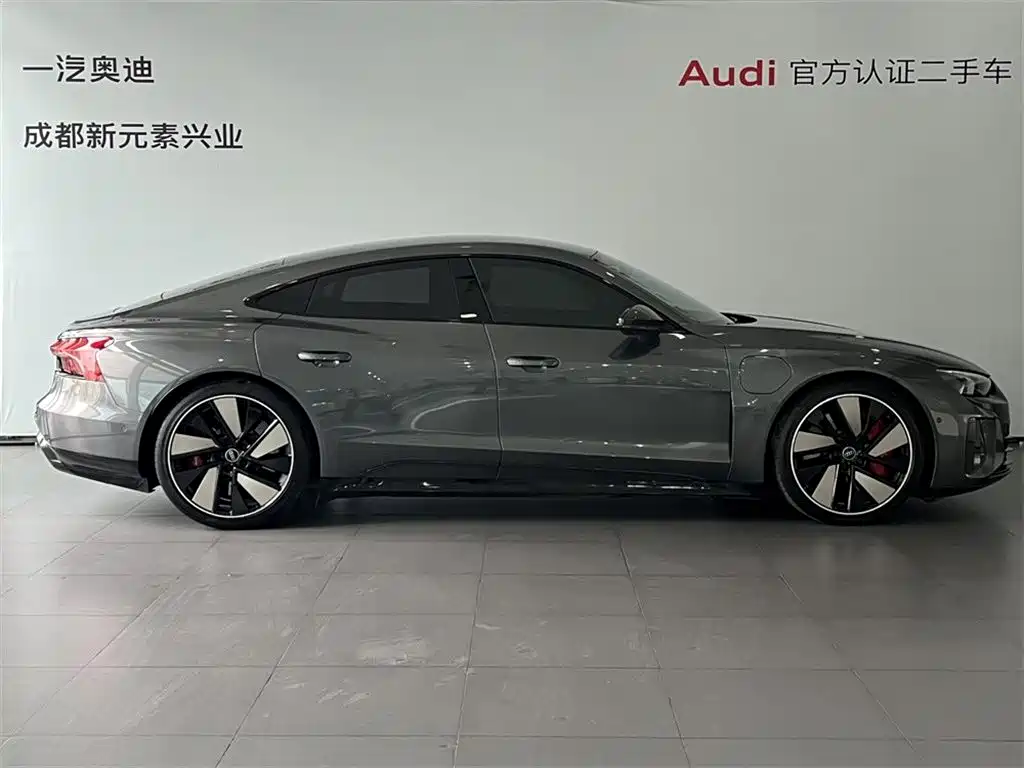 Audi e-tron GT — миниатюра 3