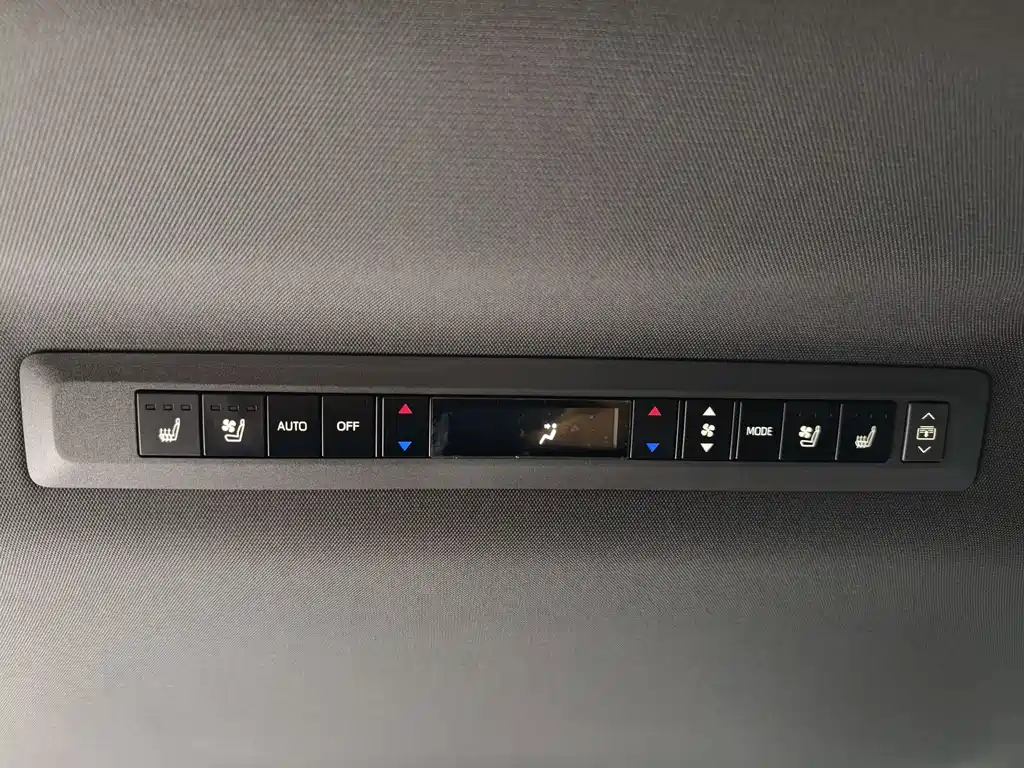 Toyota Sienna — миниатюра 9
