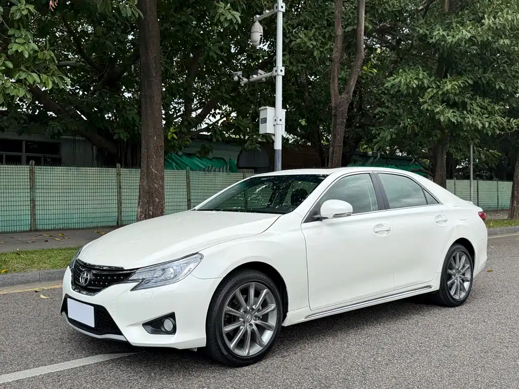 Toyota Reiz 2016