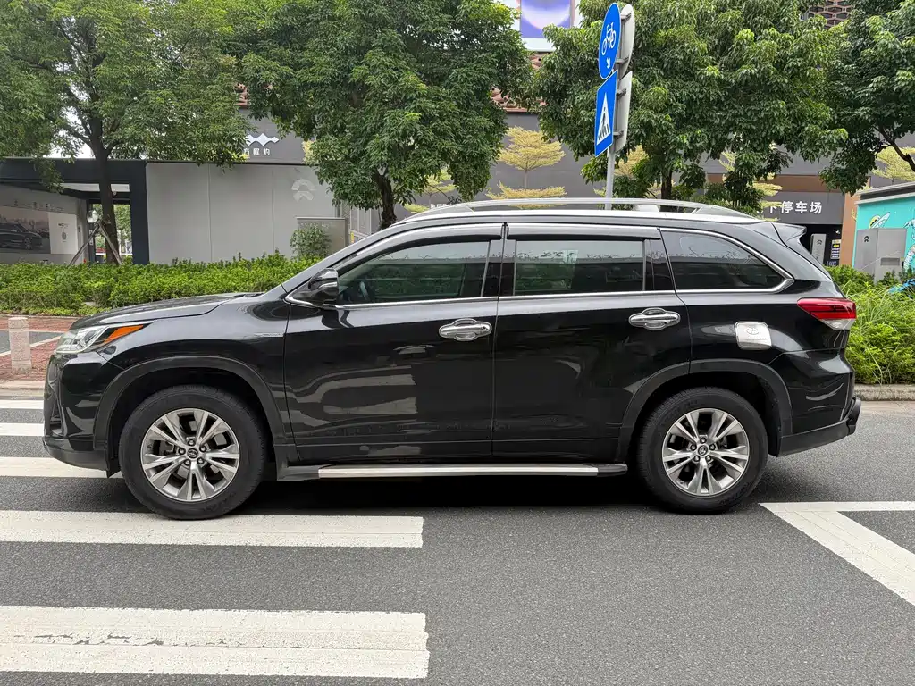 Toyota Highlander — миниатюра 6