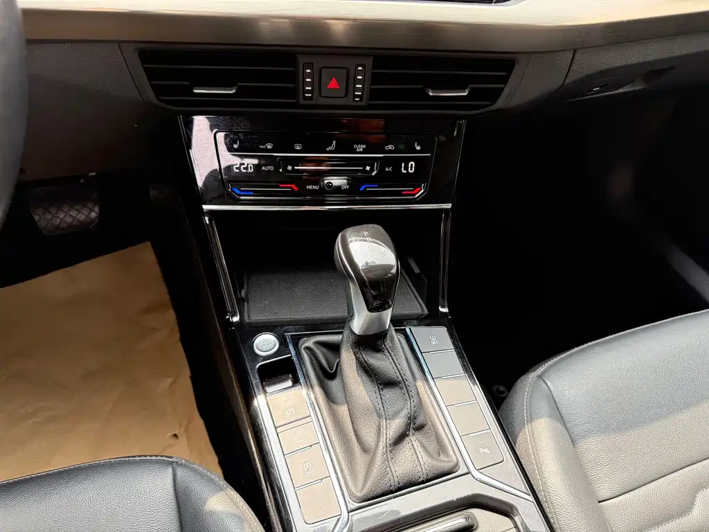 Volkswagen Passat 2020 330TSI Elite VI