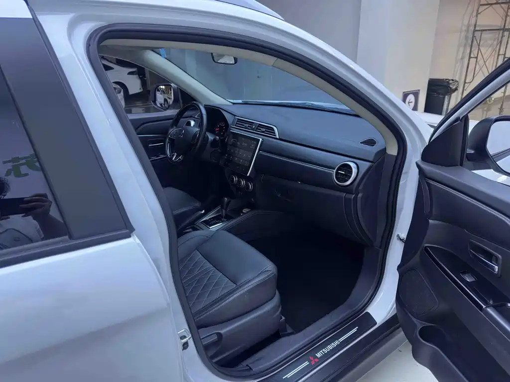 Mitsubishi ASX — миниатюра 11