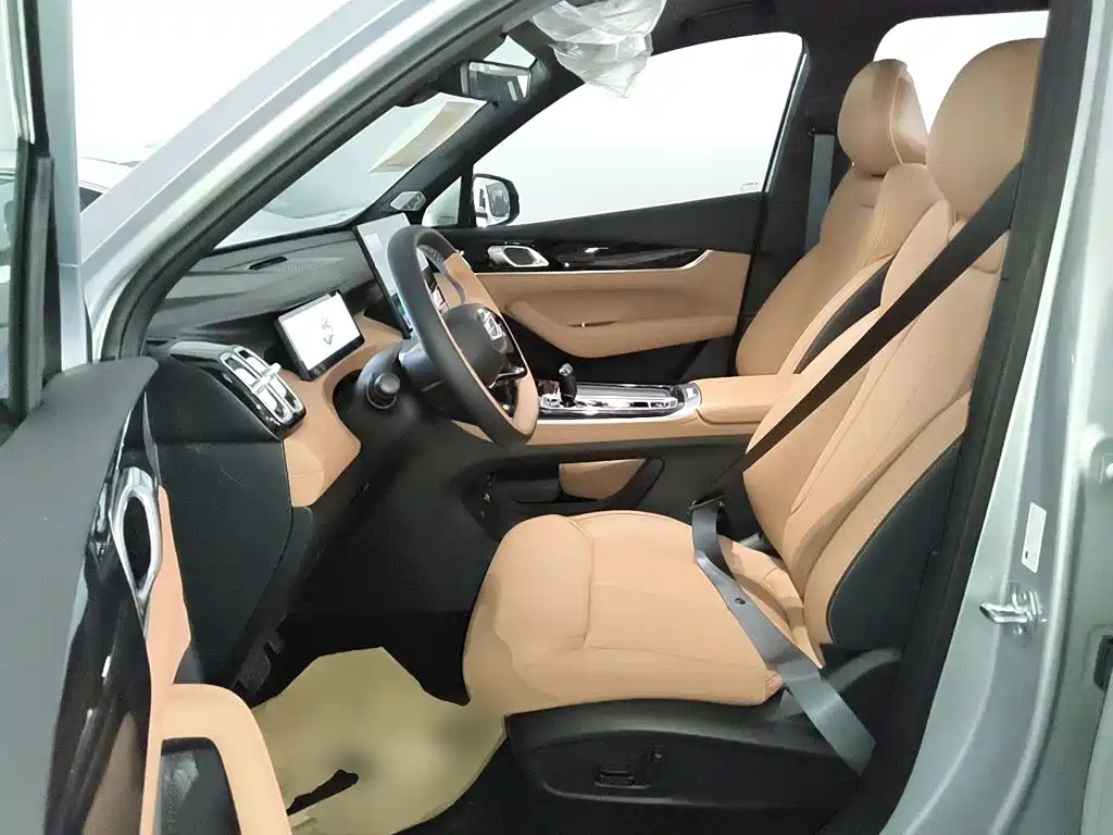 Geely Boyue L — миниатюра 15