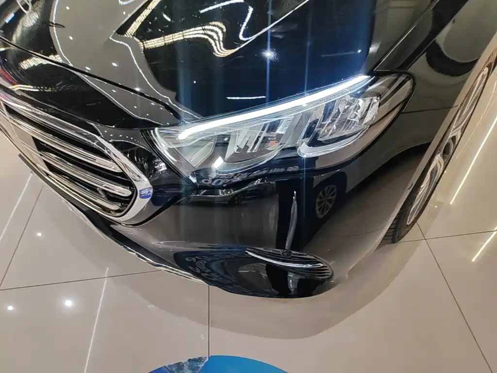 Mercedes-Benz E-Class — миниатюра 24