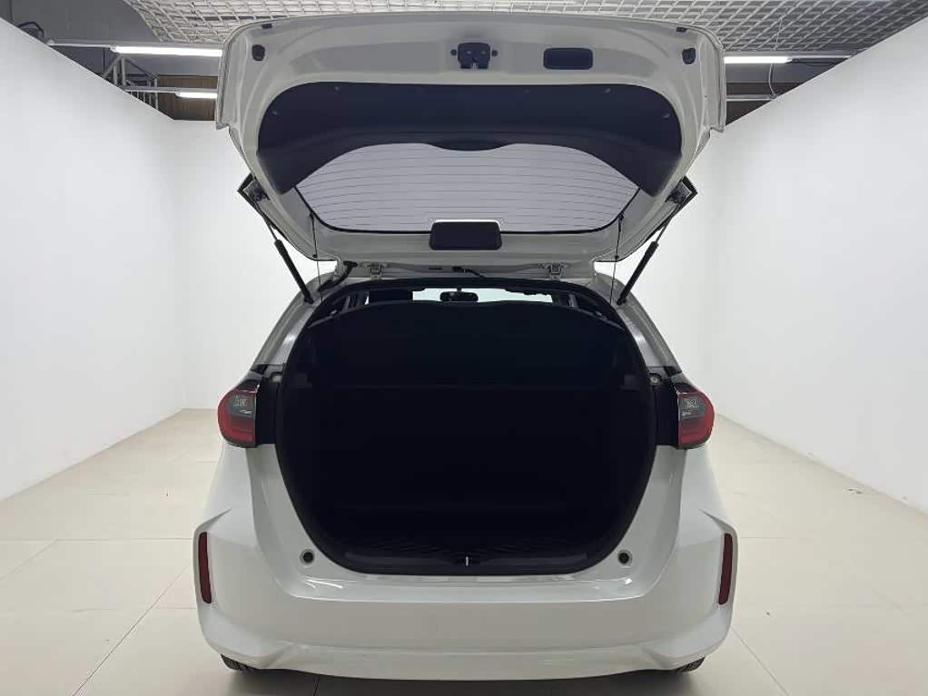 Honda Fit 1.5 л 2024 г. Белый, пробег 16000 км