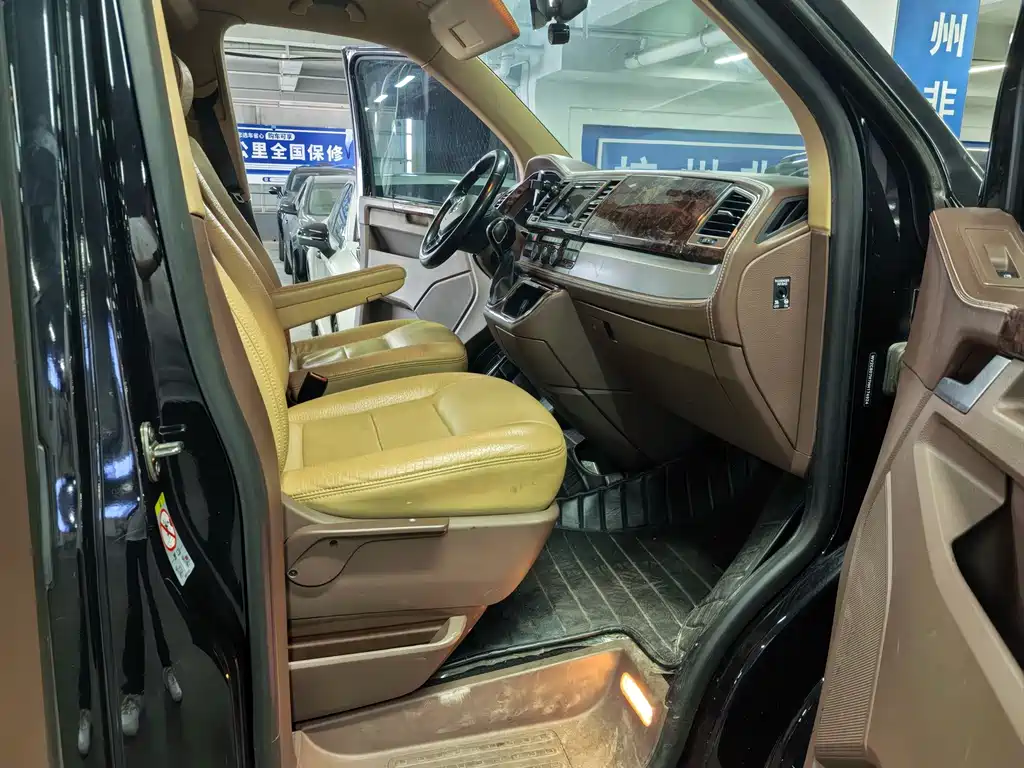Volkswagen Caravelle — миниатюра 12