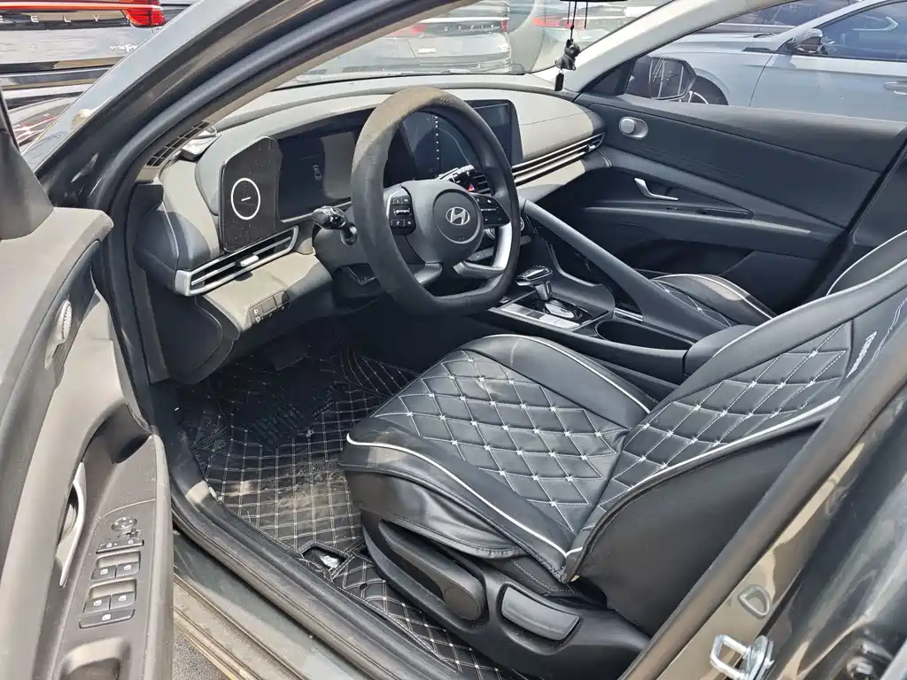 Hyundai Elantra — миниатюра 4