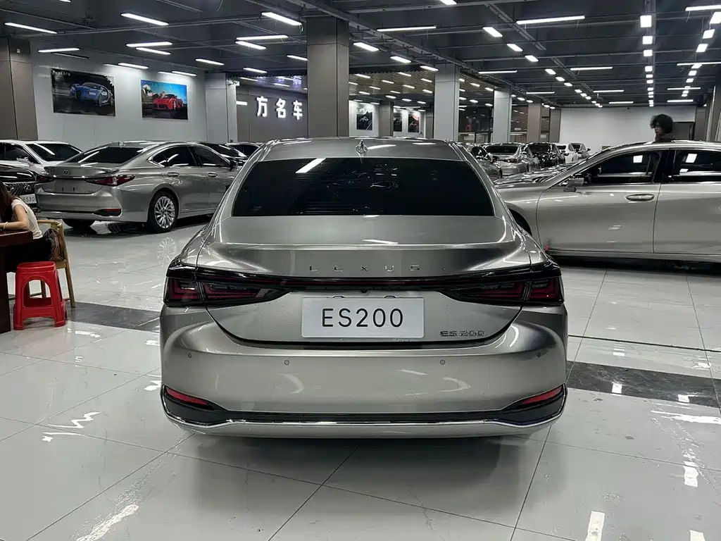 Lexus ES — миниатюра 8