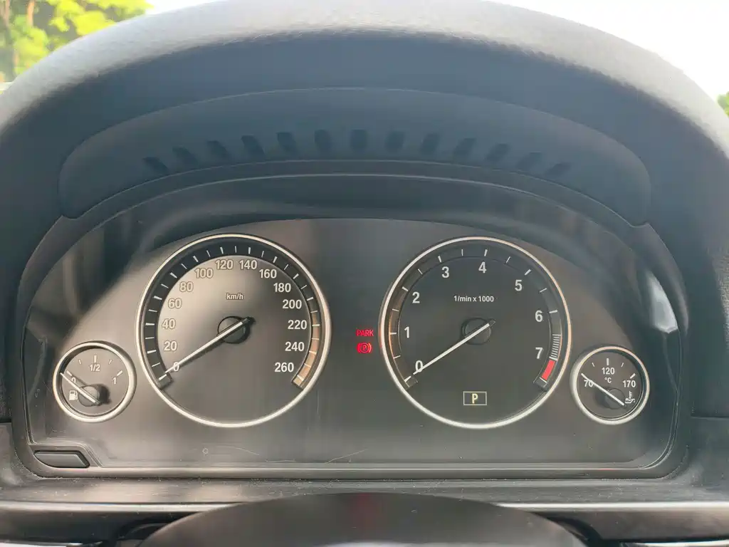 BMW 5 Series — миниатюра 18