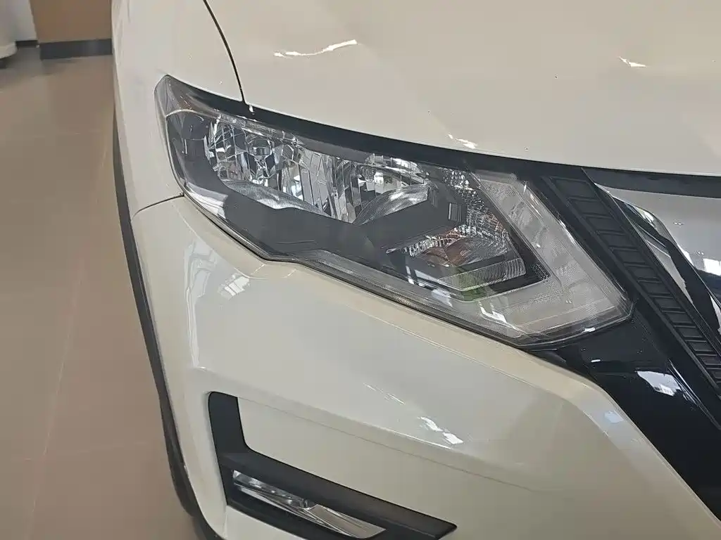 Nissan X-Trail — миниатюра 3