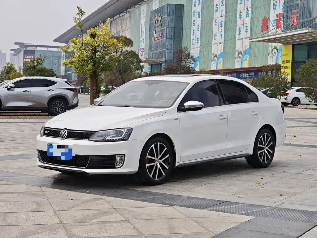 Volkswagen Sagitar 2015
