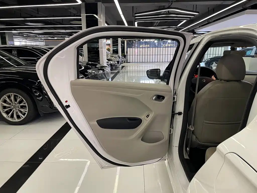 Citroen Elysee — миниатюра 31