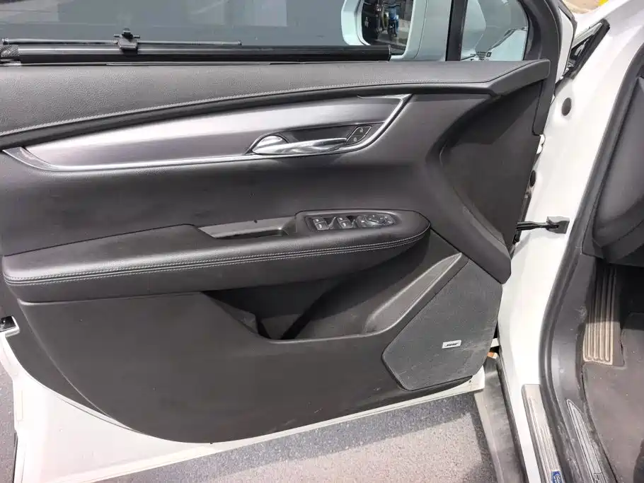Cadillac XT5 — миниатюра 7