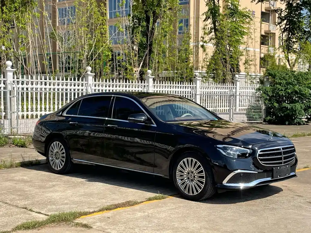 Mercedes-Benz E-Class — миниатюра 3