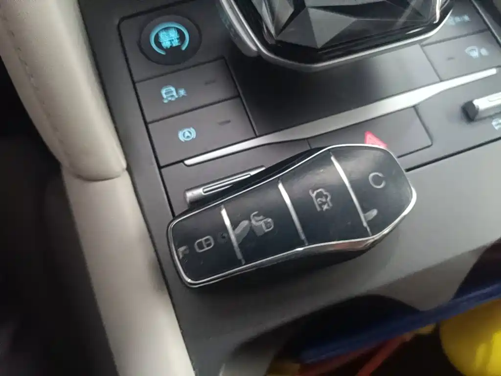 BYD Yuan UP — миниатюра 9
