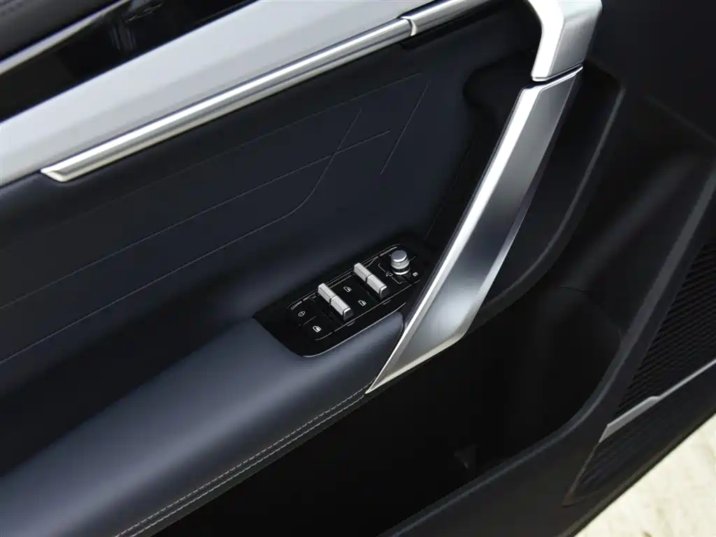 Geely Boyue L L 2024 1.5TD DCT Luxury
