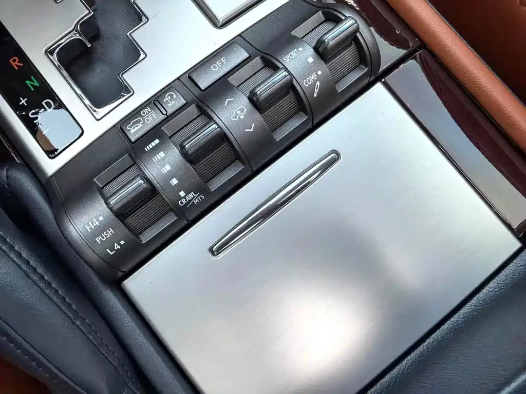 Lexus LX — миниатюра 11