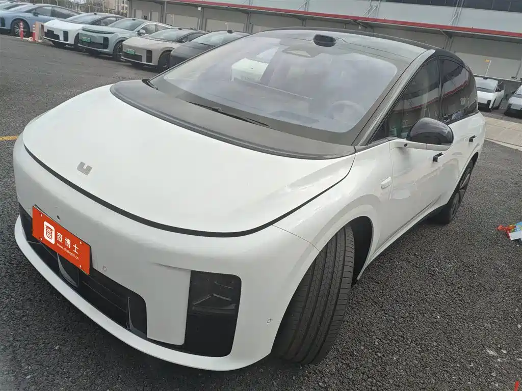 Li Auto 理想i8 2025
