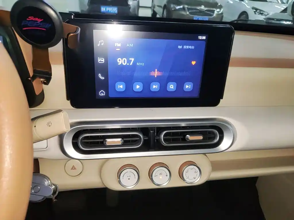 Wuling MINIEV — миниатюра 13