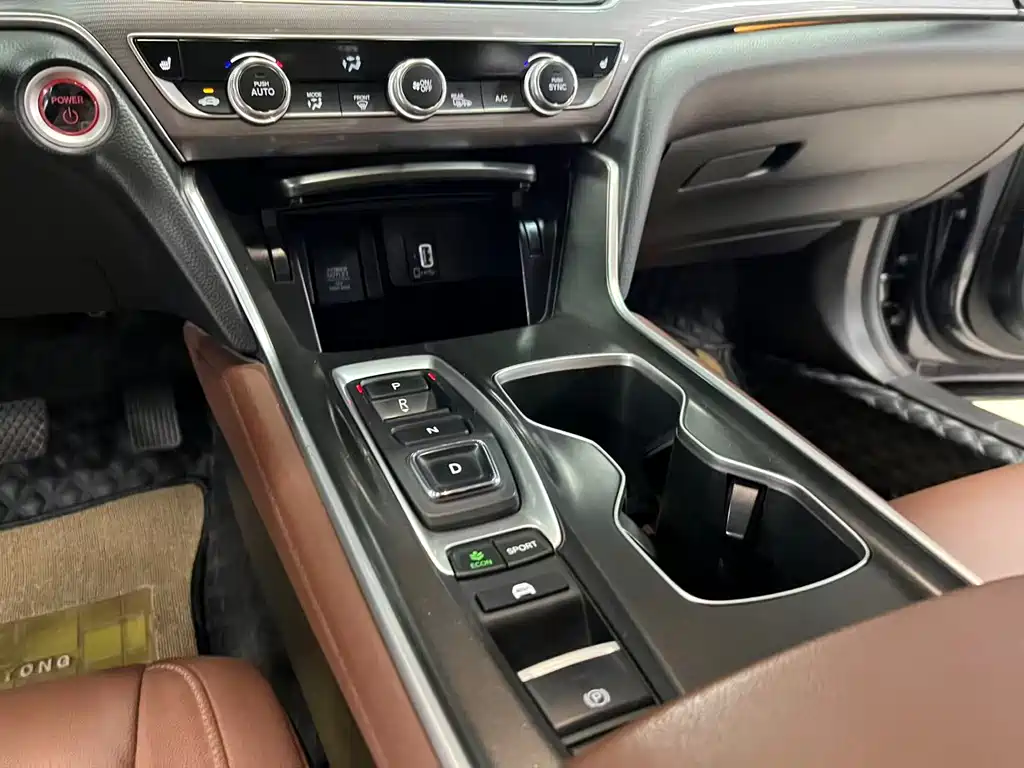 Honda Accord - фото 18