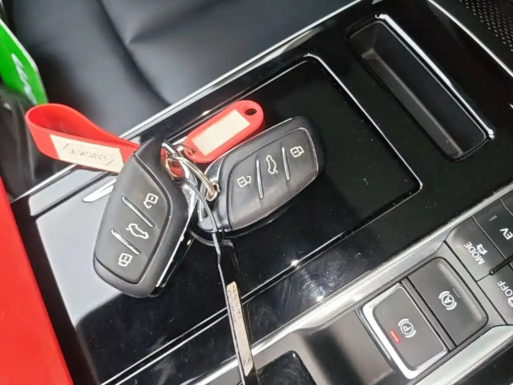 Roewe i6 MAX New Energy — миниатюра 9