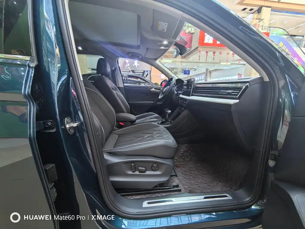 Volkswagen Tiguan L — миниатюра 18
