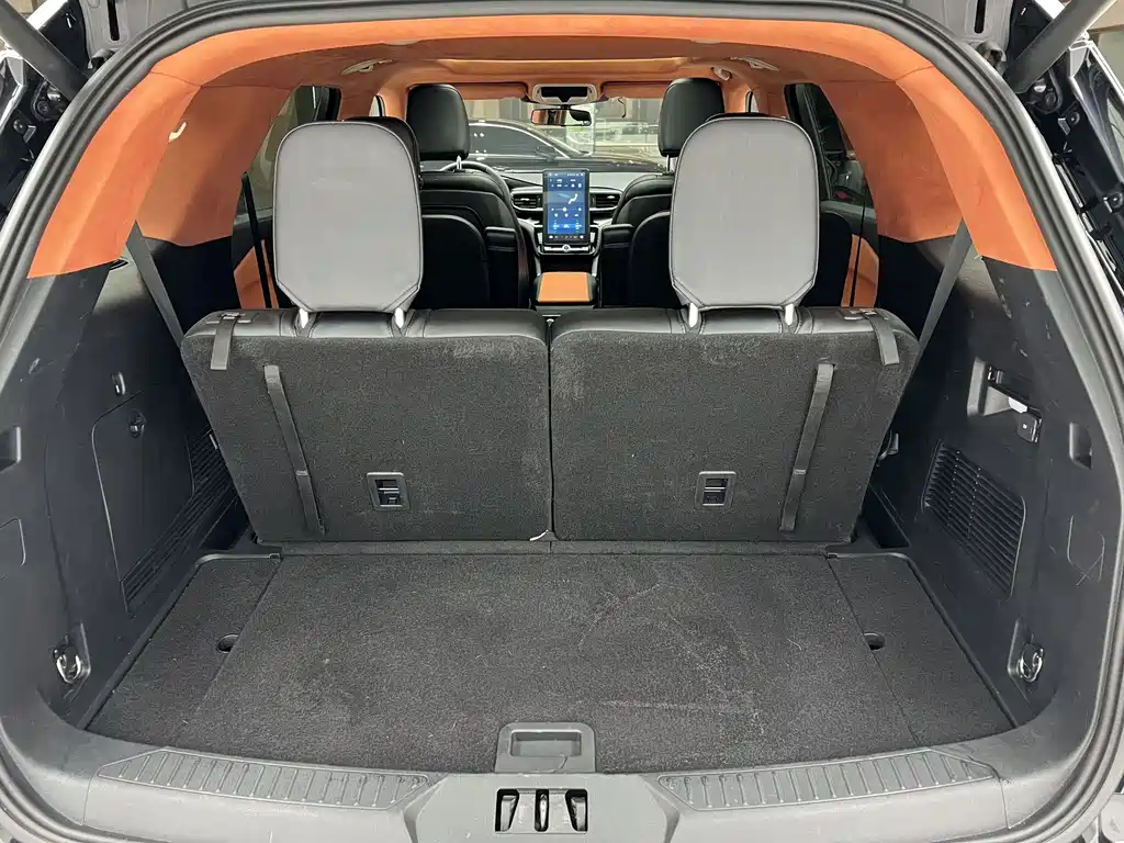 Ford Explorer — миниатюра 11