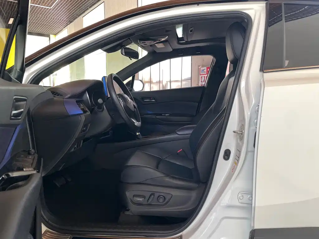 Toyota C-HR — миниатюра 7